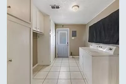 1755 W 10th Street, Freeport, TX 77541 - Photo 5
