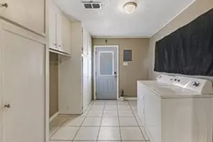1755 W 10th St, Freeport, TX 77541 - Photo 5