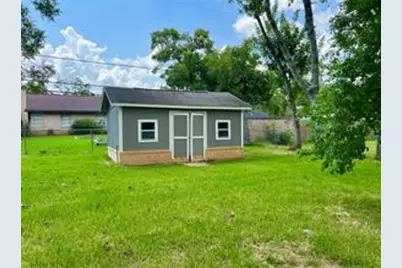 231 Moore Street, Richwood, TX 77531 - Photo 3