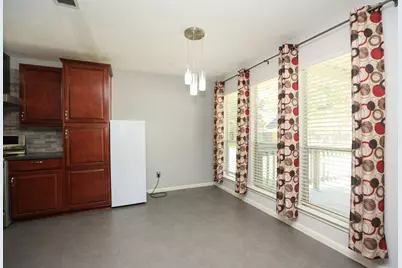 10403 Twin Oak Drive, Conroe, TX 77385 - Photo 11