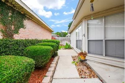 7802 Greenedge Drive, Houston, TX 77040 - Photo 19