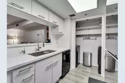 3525 Sage Road #812, Houston, TX 77056 - Photo 17