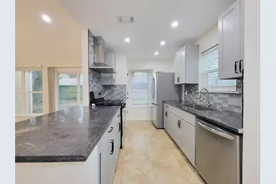 10010 Sagecanyon Drive, Houston, TX 77089 - Photo 13