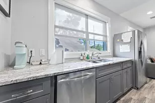412 Drew St, Houston, TX 77006 - Photo 9