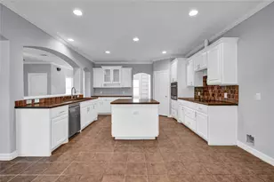 7411 Augusta Ln, Rosharon, TX 77583 - Photo 11