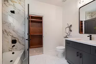290 Apple Valley Dr, Panorama Village, TX 77304 - Photo 3
