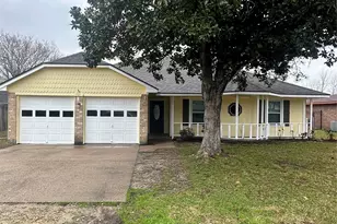 501 Cindyrella Dr, Highlands, TX 77562 - Photo 1