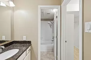 9707 Richmond St, Houston, TX 77042 - Photo 7