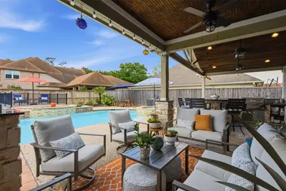 14707 Sandy Creek Drive, Houston, TX 77070 - Photo 11