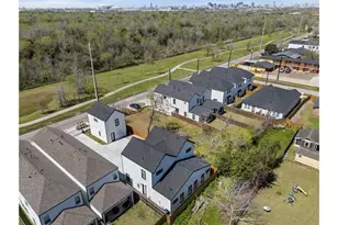 9019 Comal St, Houston, TX 77051 - Photo 13