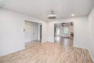 10602 Del Monte Dr, Houston, TX 77042 - Photo 11