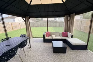 4215 Oakview Creek Ln, Houston, TX 77048 - Photo 15