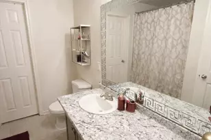 4215 Oakview Creek Ln, Houston, TX 77048 - Photo 7