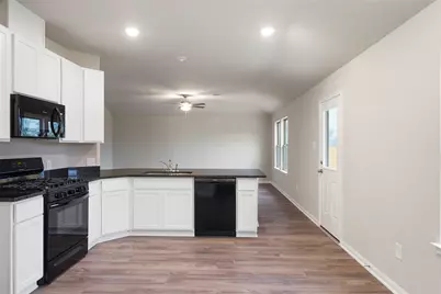 11736 Whirlaway Drive, Willis, TX 77318 - Photo 9