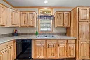 298 Nugent Dr, Livingston, TX 77351 - Photo 11