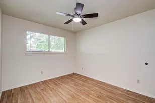7902 White Swan Dr, Humble, TX 77396 - Photo 11