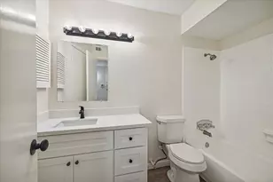 11540 Chimney Rock Rd, Houston, TX 77035 - Photo 9