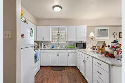 403 E Main Street #F, Brenham, TX 77833 - Photo 11