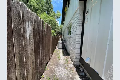 8335 Bonner Drive #3, Houston, TX 77017 - Photo 9