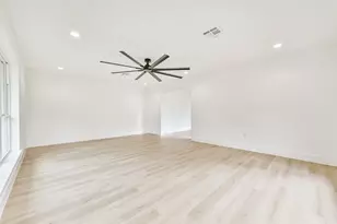 18610 Martinique Dr, Houston, TX 77058 - Photo 7