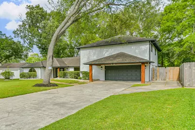 18610 Martinique Drive, Houston, TX 77058 - Photo 3