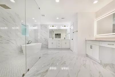 18610 Martinique Drive, Houston, TX 77058 - Photo 21