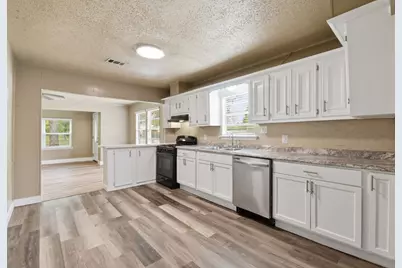 1109 E Walker Street, League City, TX 77573 - Photo 17