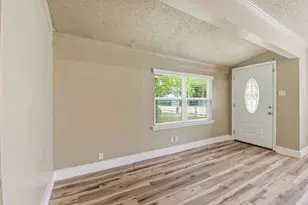 1109 E Walker St, League City, TX 77573 - Photo 13