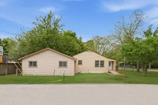 1109 E Walker St, League City, TX 77573 - Photo 5