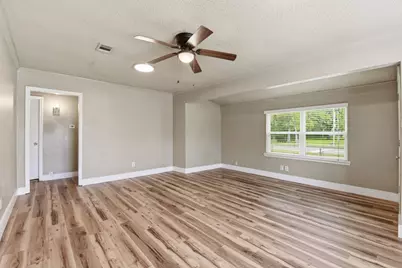 1109 E Walker Street, League City, TX 77573 - Photo 9