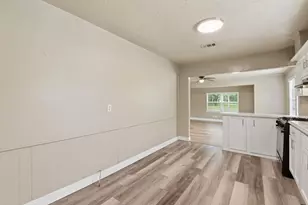 1109 E Walker St, League City, TX 77573 - Photo 19