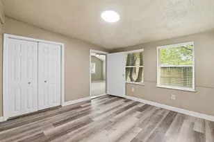 1109 E Walker St, League City, TX 77573 - Photo 23