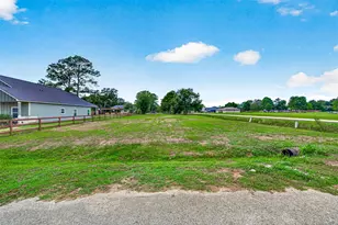 263 Rosewood St, Prairie View, TX 77484 - Photo 1