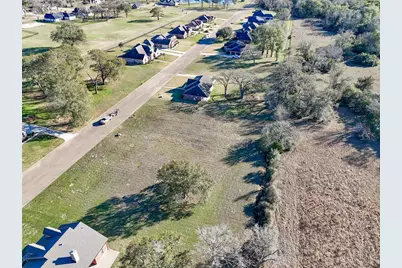 135 Lawrence Marshall Drive, Hempstead, TX 77445 - Photo 11