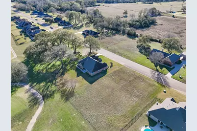 135 Lawrence Marshall Drive, Hempstead, TX 77445 - Photo 13