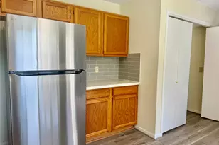 4819 Sunshine Dr, Sugar Land, TX 77479 - Photo 9
