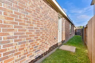 1935 Barrett Gables Dr, Crosby, TX 77532 - Photo 31