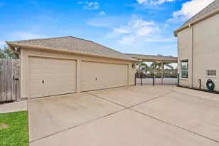 137 Bending Brook Ln, Dickinson, TX 77539 - Photo 27