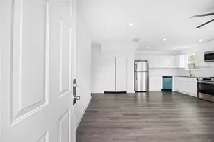 9241 Seeker St, Houston, TX 77028 - Photo 3