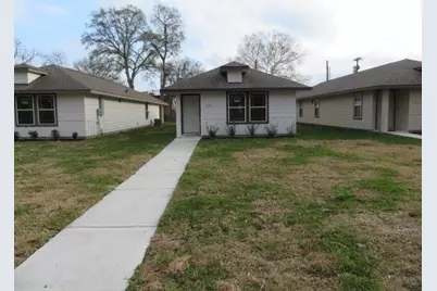 120 East Ash Street, Angleton, TX 77515 - Photo 1