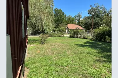 809 E Clark Avenue, Crockett, TX 75835 - Photo 39