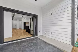 2420 Sumpter St, Houston, TX 77026 - Photo 19