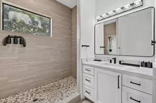 2420 Sumpter St, Houston, TX 77026 - Photo 15
