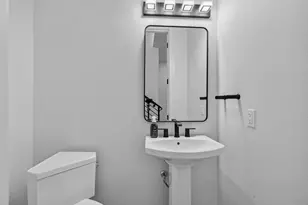 2420 Sumpter St, Houston, TX 77026 - Photo 25