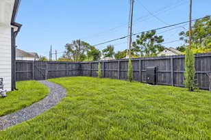 2420 Sumpter St, Houston, TX 77026 - Photo 45