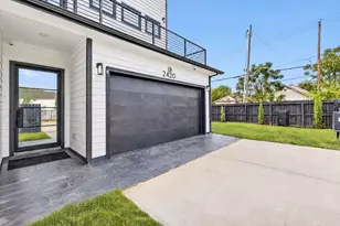 2420 Sumpter St, Houston, TX 77026 - Photo 3