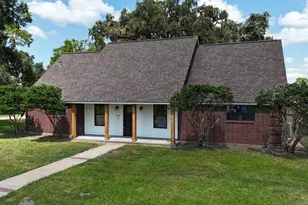248 Canterbury Dr, West Columbia, TX 77486 - Photo 1
