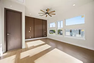 9217 Noel St, Houston, TX 77033 - Photo 11