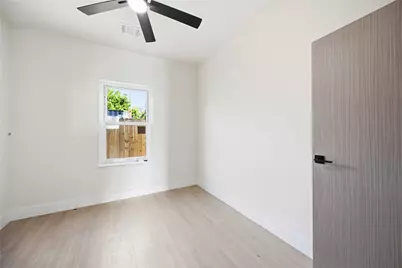 9217 Noel Street #A/B, Houston, TX 77033 - Photo 15