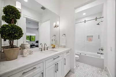 5650 Chevy Chase Drive, Houston, TX 77056 - Photo 35